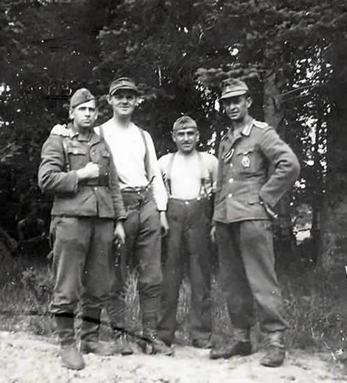57 Soldats allemands sur un chantier d’abattage de bois